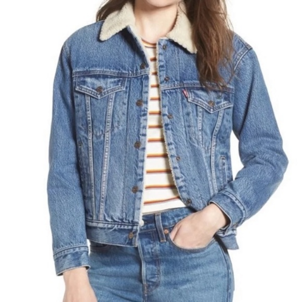 NWT‎ Levi’s Faux Fur Trim Blue Jean Denim Ex-Boyfriend Trucker Jacket
